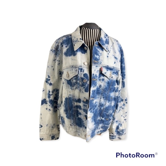 Levi’s tie-dye jean boyfriend jacket Large NWT